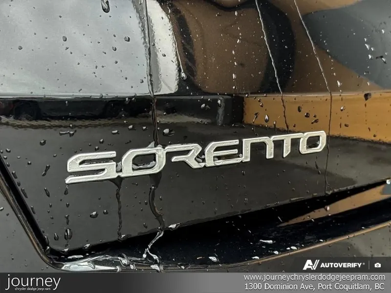 2025 KIA Sorento Hybrid angle 8