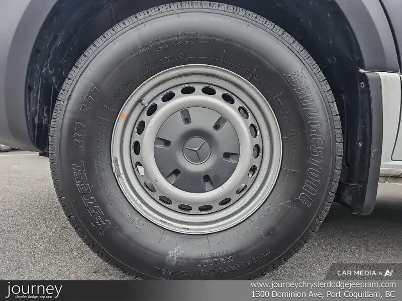 2023 MERCEDES BENZ Sprinter Cargo Van angle 6