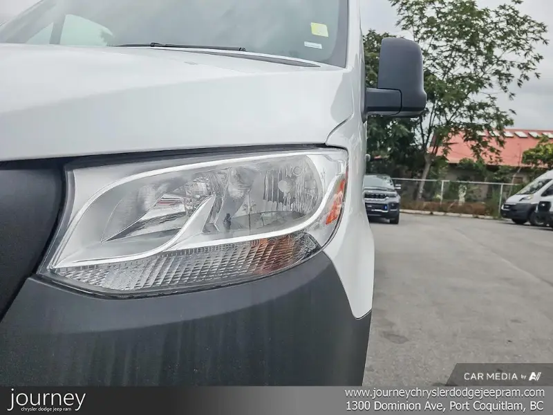 2023 MERCEDES BENZ Sprinter Cargo Van angle 7