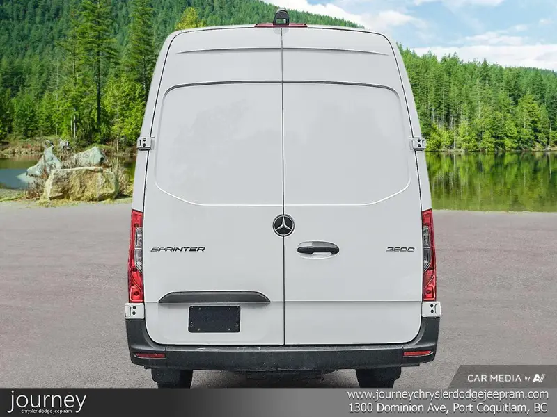 2023 MERCEDES BENZ Sprinter Cargo Van angle 5