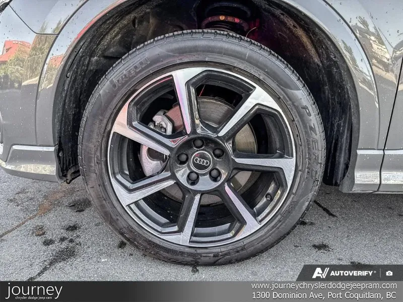 2025 AUDI Q3 angle 6