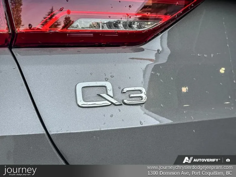2025 AUDI Q3 angle 9