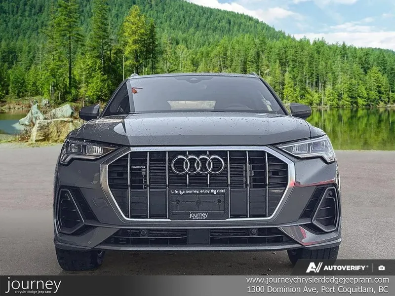 2025 AUDI Q3 angle 2