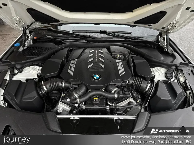 2020 BMW 5 Series angle 10