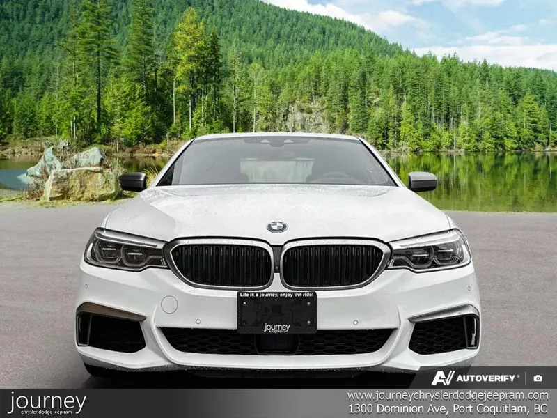 2020 BMW 5 Series angle 2
