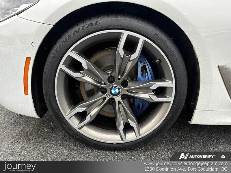 2020 BMW 5 Series angle 7