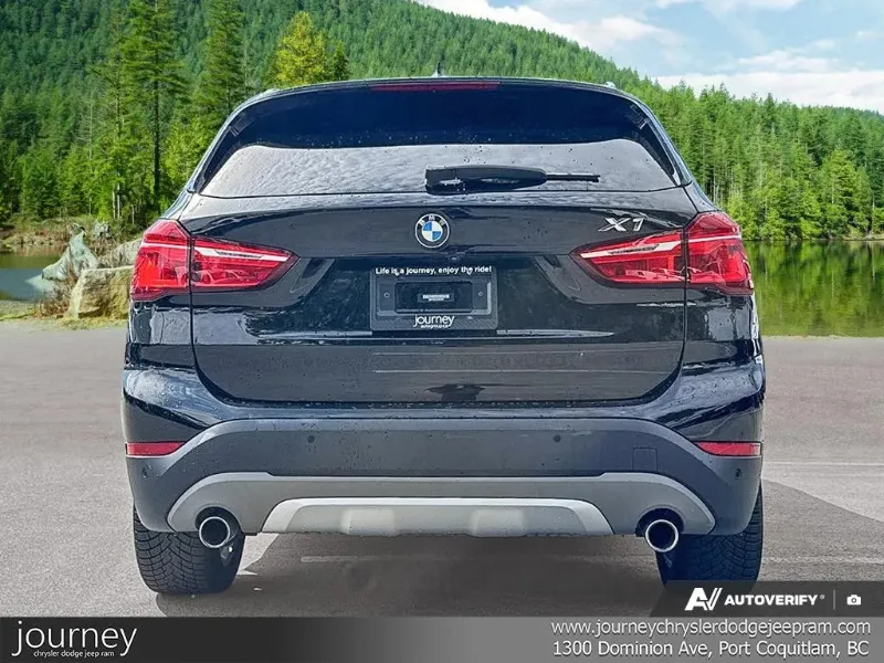 2018 BMW X1 angle 5