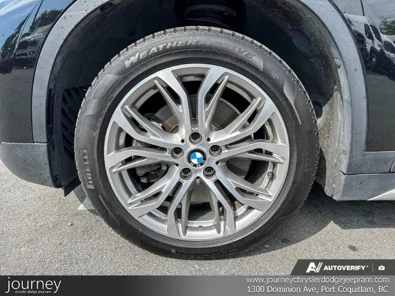 2018 BMW X1 angle 6