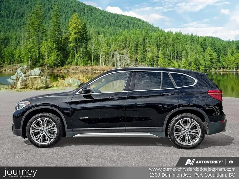 2018 BMW X1 angle 3