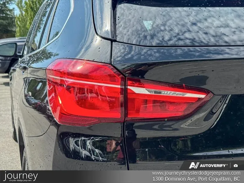 2018 BMW X1 angle 10
