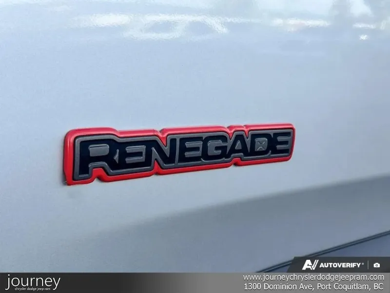 2017 JEEP Renegade angle 9
