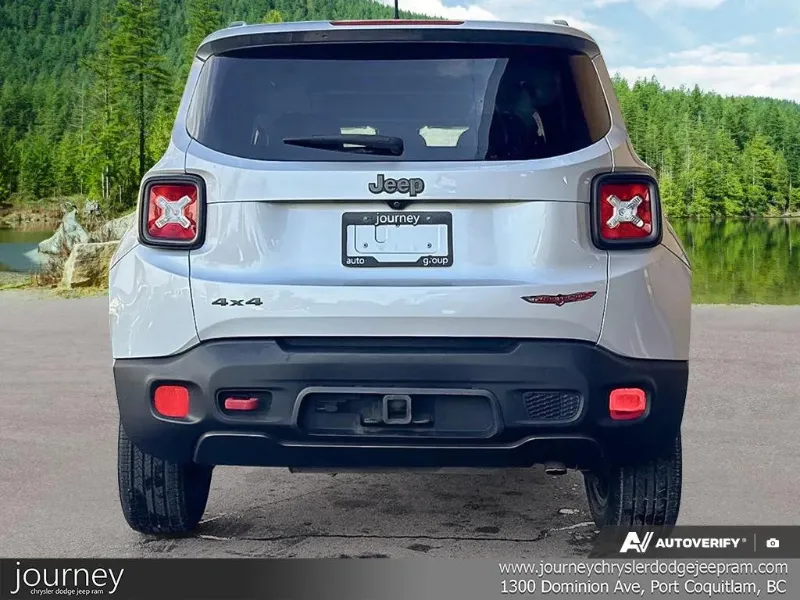 2017 JEEP Renegade angle 6