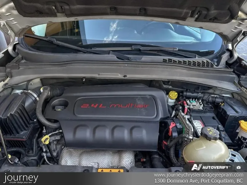 2017 JEEP Renegade angle 10