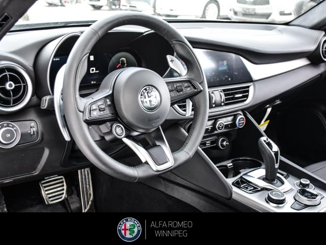 2025 ALFA ROMEO Giulia   at Alfa Romeo of Winnipeg Winnipeg Manitoba (Image 14/22)