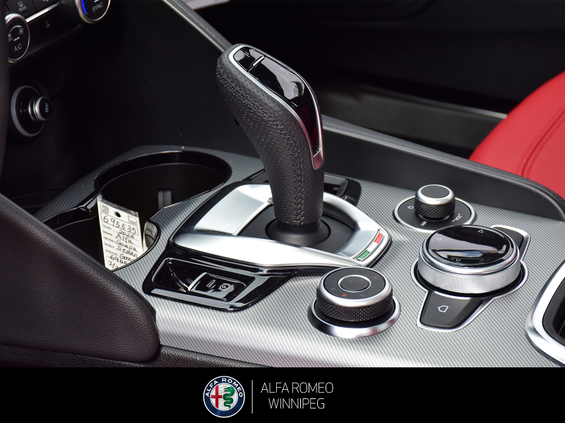 2026 ALFA ROMEO Giulia Veloce  at Alfa Romeo of Winnipeg Winnipeg Manitoba (Image 14/23)