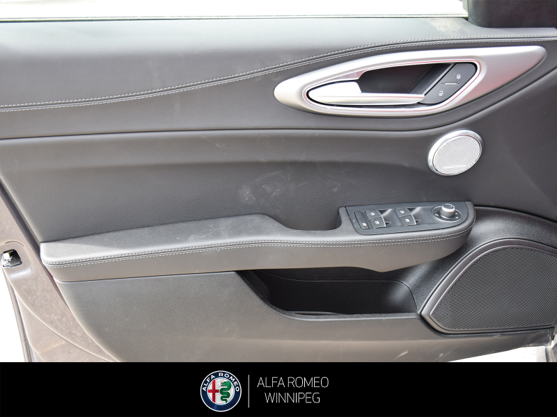 2026 ALFA ROMEO Giulia Veloce  at Alfa Romeo of Winnipeg Winnipeg Manitoba (Image 11/23)