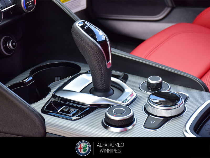 2026 ALFA ROMEO Giulia Veloce  at Alfa Romeo of Winnipeg Winnipeg Manitoba (Image 17/27)