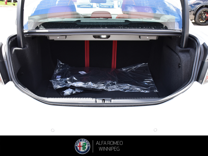 2026 ALFA ROMEO Giulia Veloce  at Alfa Romeo of Winnipeg Winnipeg Manitoba (Image 10/27)