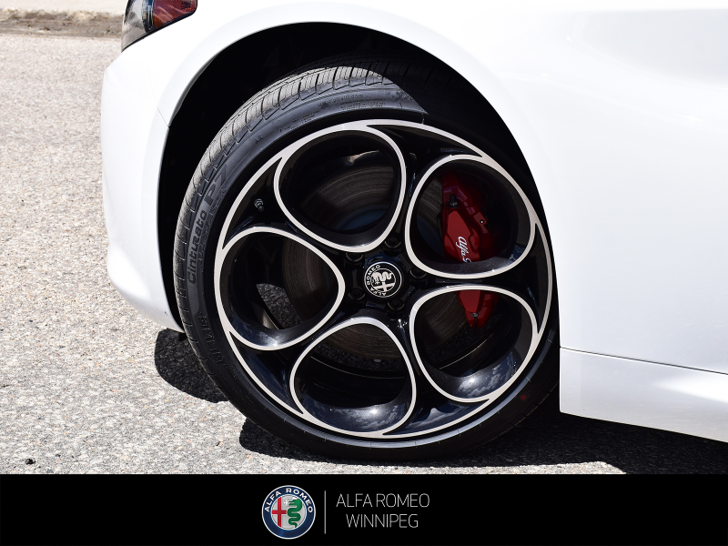 2026 ALFA ROMEO Giulia Veloce  at Alfa Romeo of Winnipeg Winnipeg Manitoba (Image 11/27)