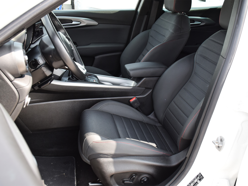 2024 Alfa Romeo Tonale Sprint  at Alfa Romeo of Winnipeg Winnipeg Manitoba (Image 13/20)
