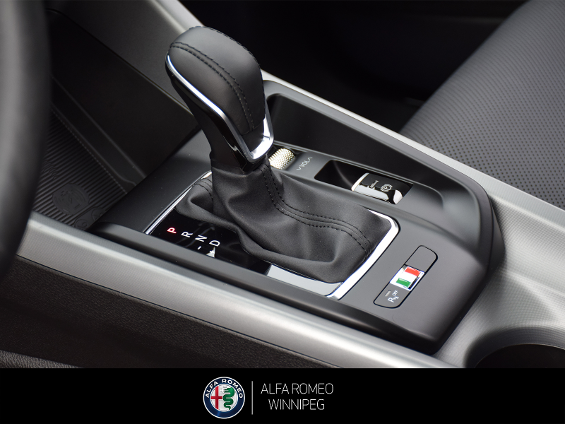 2026 ALFA ROMEO Tonale Veloce  at Alfa Romeo of Winnipeg Winnipeg Manitoba (Image 13/23)