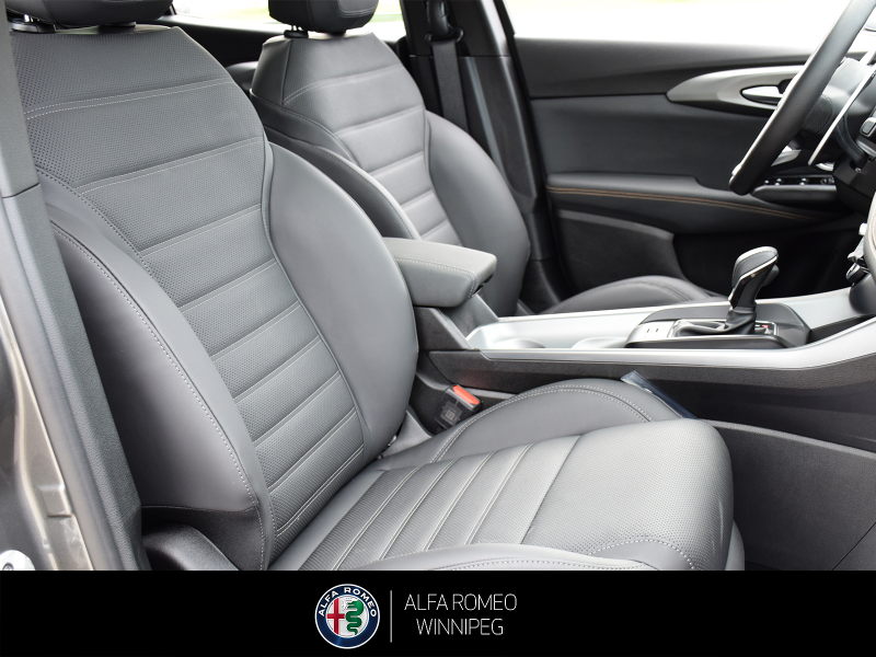2026 ALFA ROMEO Tonale Veloce  at Alfa Romeo of Winnipeg Winnipeg Manitoba (Image 19/23)