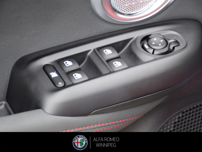 2026 ALFA ROMEO Tonale Veloce  at Alfa Romeo of Winnipeg Winnipeg Manitoba (Image 14/24)