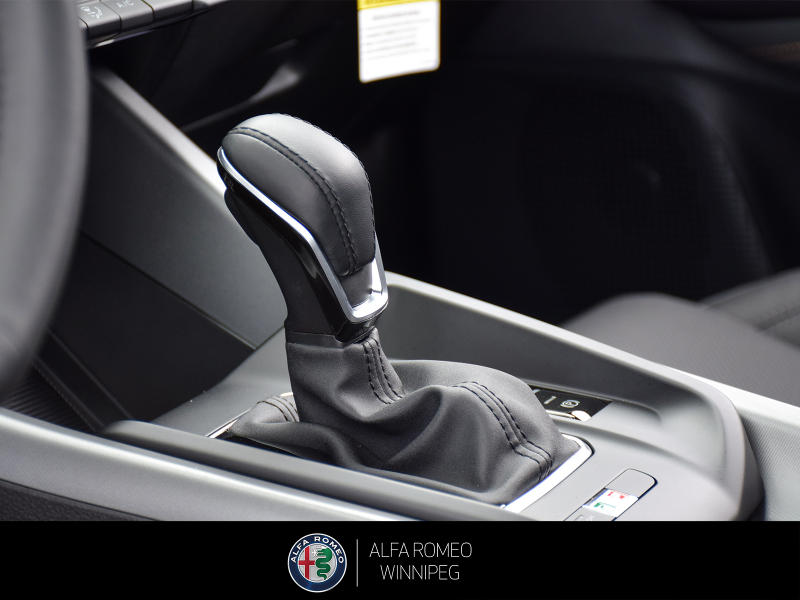 2025 ALFA ROMEO Tonale Veloce  at Alfa Romeo of Winnipeg Winnipeg Manitoba (Image 17/28)