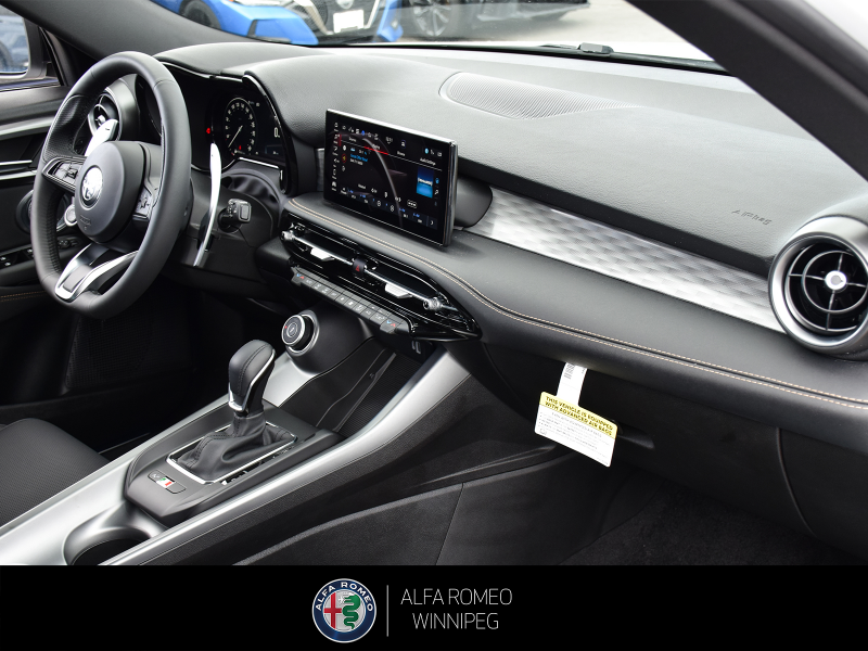 2025 ALFA ROMEO Tonale Veloce  at Alfa Romeo of Winnipeg Winnipeg Manitoba (Image 23/28)