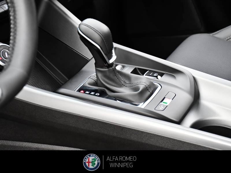 2026 ALFA ROMEO Tonale Veloce  at Alfa Romeo of Winnipeg Winnipeg MB (Image 17/23)
