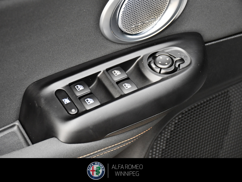 2026 ALFA ROMEO Tonale Veloce  at Alfa Romeo of Winnipeg Winnipeg MB (Image 14/23)