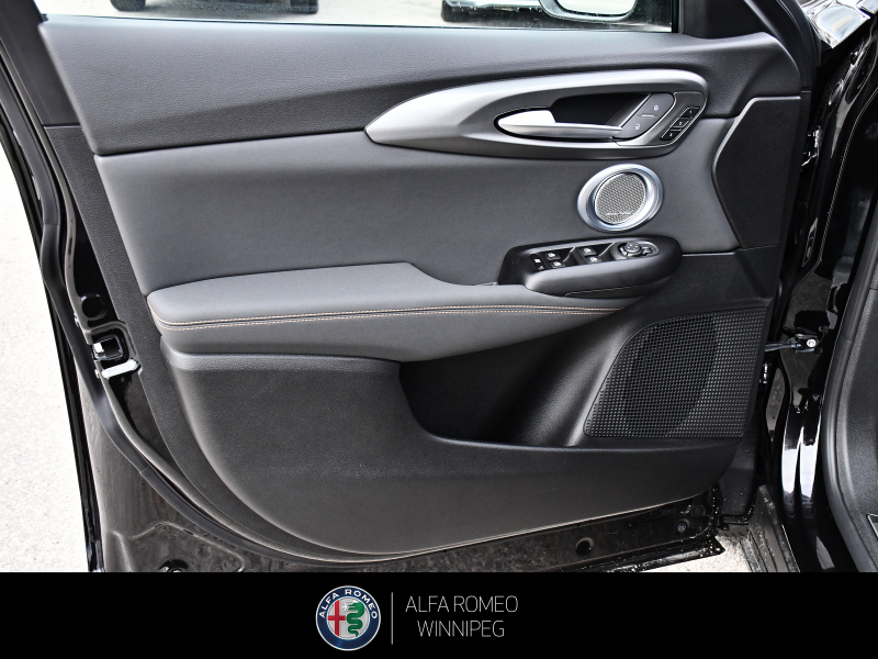 2026 ALFA ROMEO Tonale Veloce  at Alfa Romeo of Winnipeg Winnipeg MB (Image 13/23)