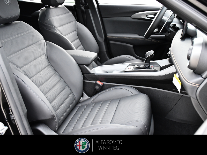 2026 ALFA ROMEO Tonale Veloce  at Alfa Romeo of Winnipeg Winnipeg MB (Image 22/23)