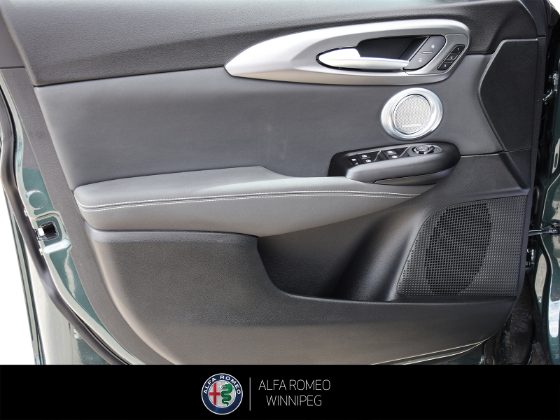 2026 ALFA ROMEO Tonale Speciale  at Alfa Romeo of Winnipeg Winnipeg Manitoba (Image 13/27)