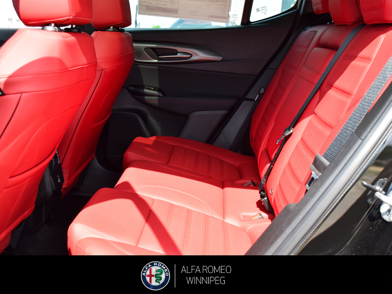 2026 ALFA ROMEO Tonale Veloce at Alfa Romeo of Winnipeg Winnipeg Manitoba (Image 18/23)