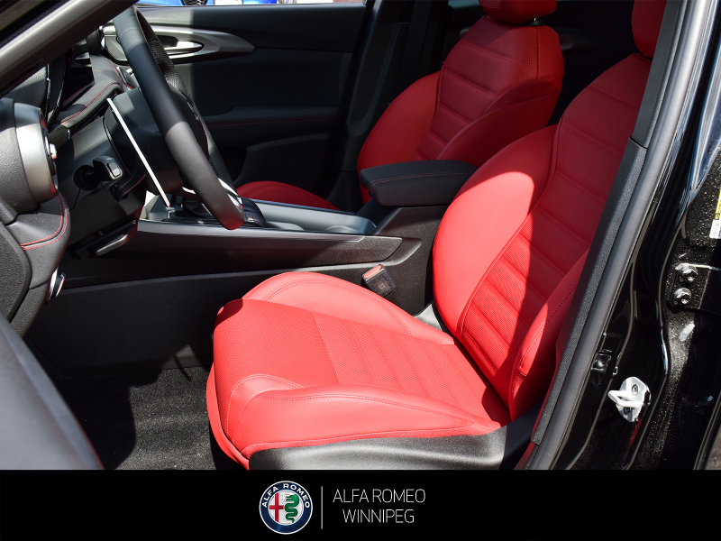 2026 ALFA ROMEO Tonale Veloce at Alfa Romeo of Winnipeg Winnipeg Manitoba (Image 16/23)