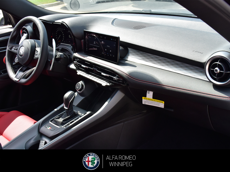 2026 ALFA ROMEO Tonale Veloce at Alfa Romeo of Winnipeg Winnipeg Manitoba (Image 21/23)