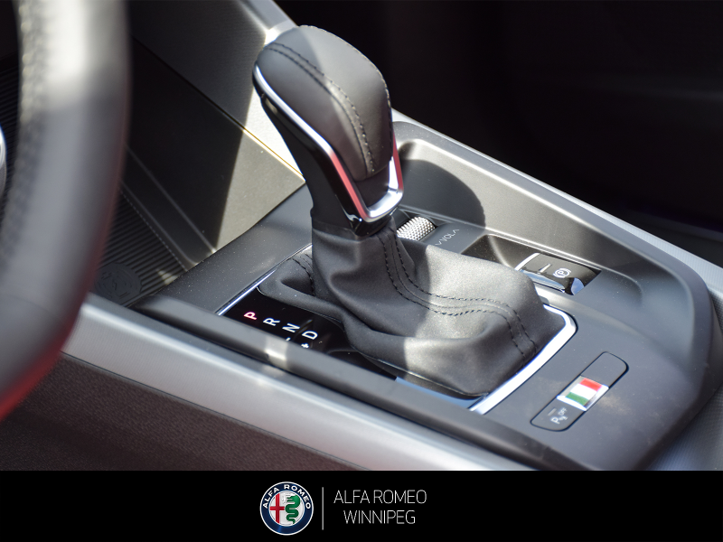 2026 ALFA ROMEO Tonale Veloce at Alfa Romeo of Winnipeg Winnipeg Manitoba (Image 15/23)