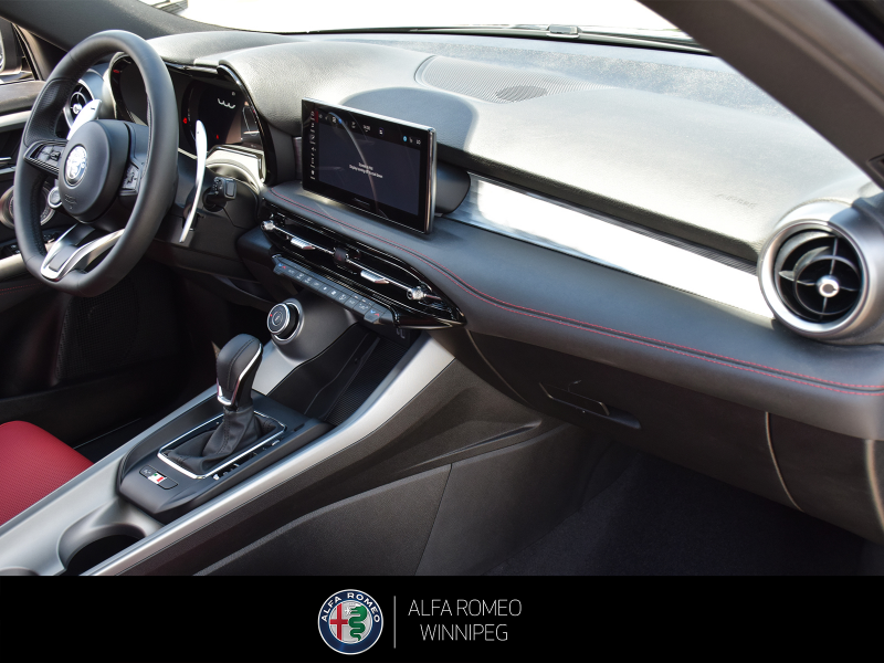 2026 ALFA ROMEO Tonale Veloce  at Alfa Romeo of Winnipeg Winnipeg Manitoba (Image 22/22)