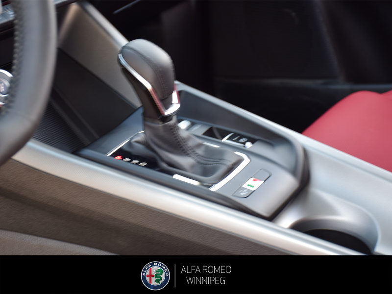 2026 ALFA ROMEO Tonale Veloce  at Alfa Romeo of Winnipeg Winnipeg Manitoba (Image 15/22)
