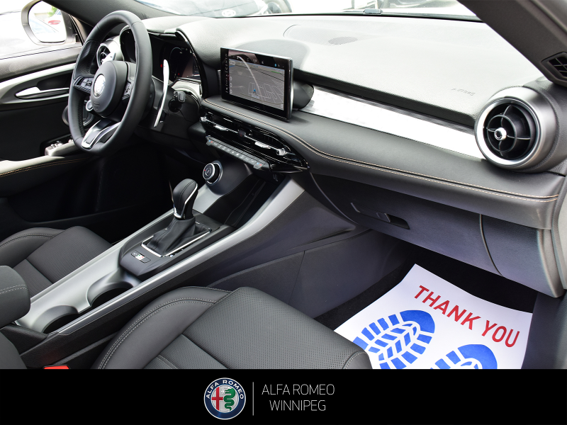2026 ALFA ROMEO Tonale Veloce  at Alfa Romeo of Winnipeg Winnipeg Manitoba (Image 23/27)