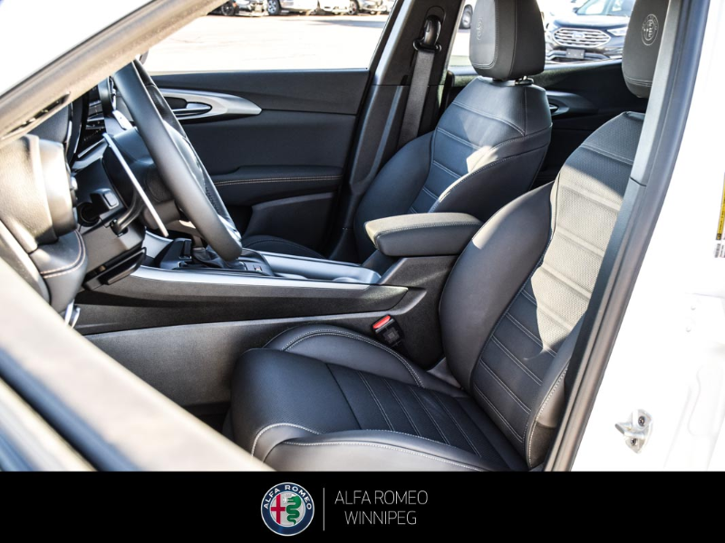 2025 ALFA ROMEO Tonale   at Alfa Romeo of Winnipeg Winnipeg Manitoba (Image 16/26)