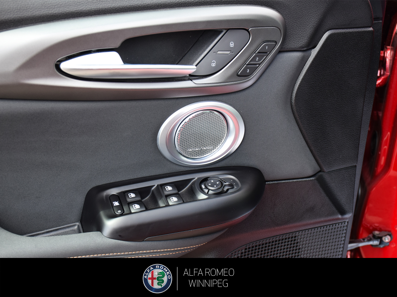 2026 ALFA ROMEO Tonale Veloce at Alfa Romeo of Winnipeg Winnipeg Manitoba (Image 14/27)