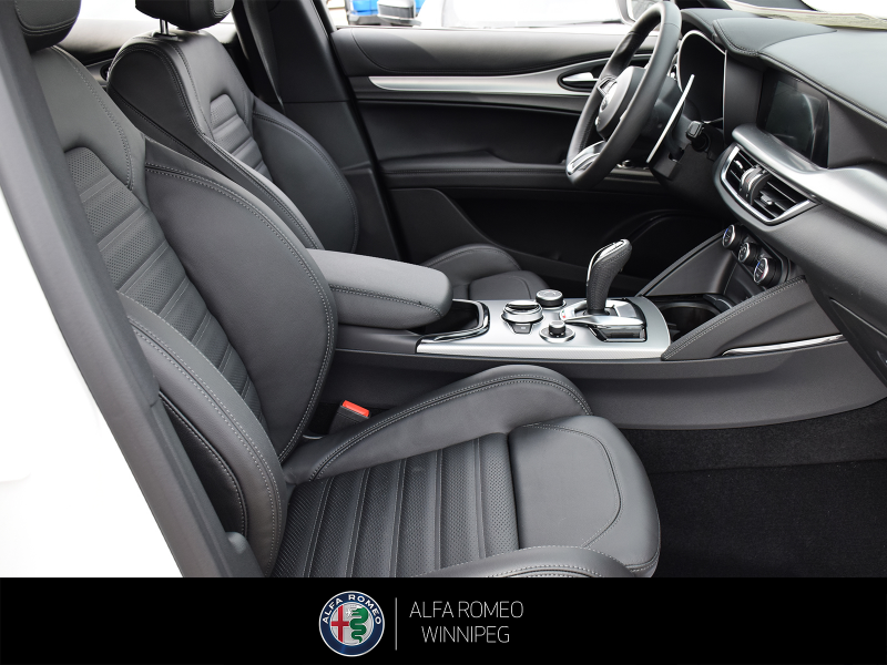 2025 ALFA ROMEO Stelvio at Alfa Romeo of Winnipeg Winnipeg Manitoba (Image 23/27)