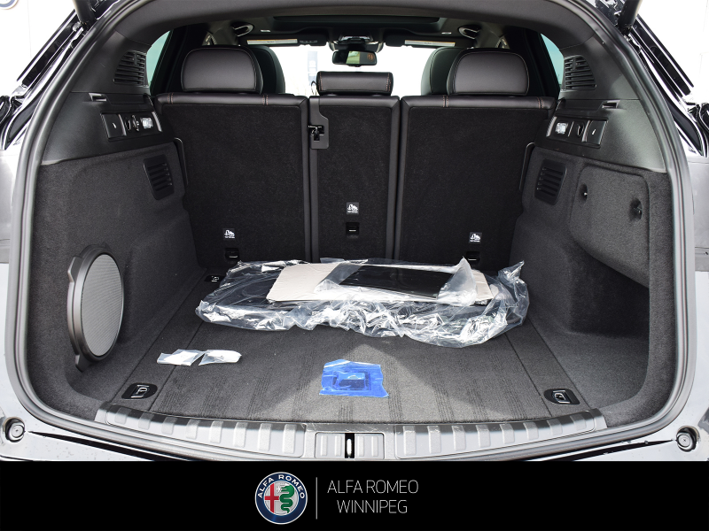 2025 ALFA ROMEO Stelvio Intensa at Alfa Romeo of Winnipeg Winnipeg Manitoba (Image 11/27)