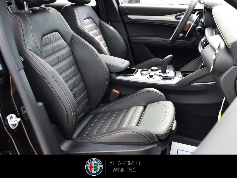 2025 ALFA ROMEO Stelvio Intensa at Alfa Romeo of Winnipeg Winnipeg Manitoba (Image 21/27)