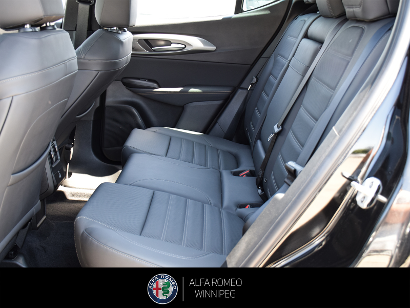 2025 ALFA ROMEO Tonale EAWD (PHEV) at Alfa Romeo of Winnipeg Winnipeg Manitoba (Image 18/24)