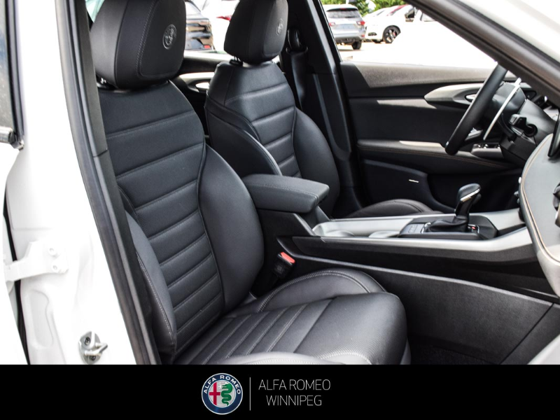 2025 ALFA ROMEO Tonale EAWD (PHEV) Veloce at Alfa Romeo of Winnipeg Winnipeg Manitoba (Image 22/26)