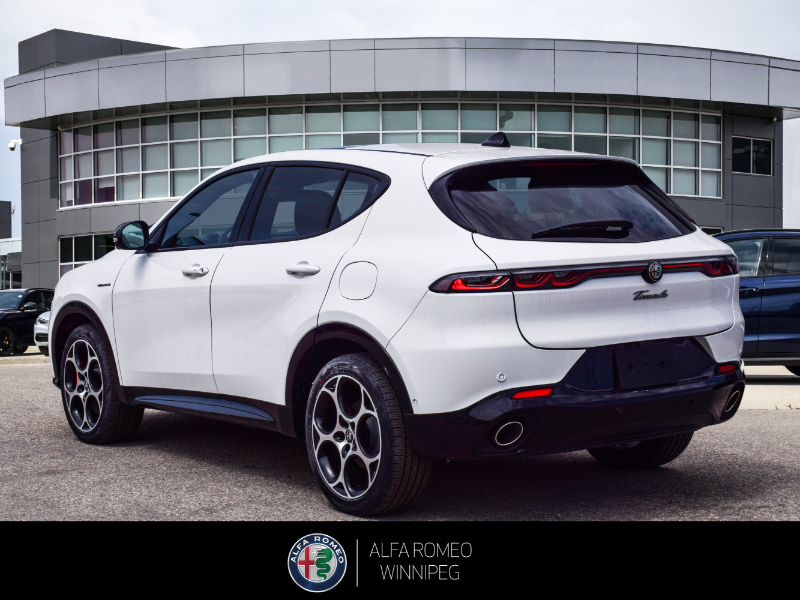 2025 ALFA ROMEO Tonale EAWD (PHEV) Veloce at Alfa Romeo of Winnipeg Winnipeg Manitoba (Image 4/26)