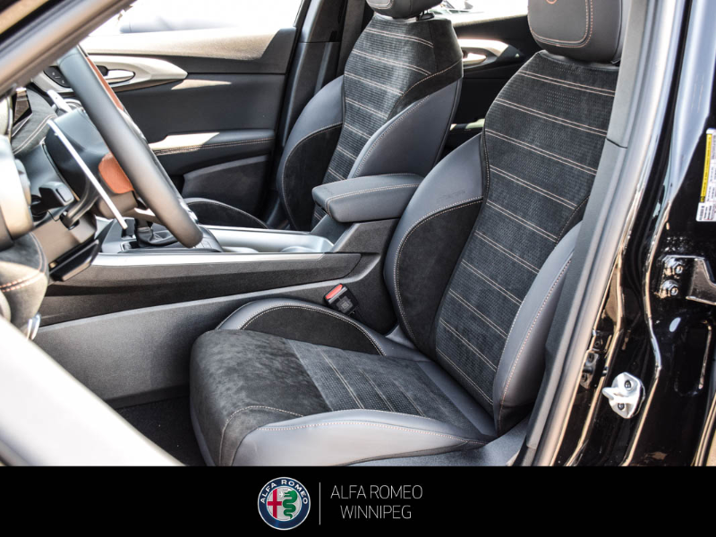 2025 ALFA ROMEO Tonale EAWD (PHEV) Intensa  at Alfa Romeo of Winnipeg Winnipeg Manitoba (Image 16/25)